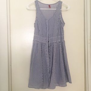 H&M “Divided” blue & white tank dress w/snap front